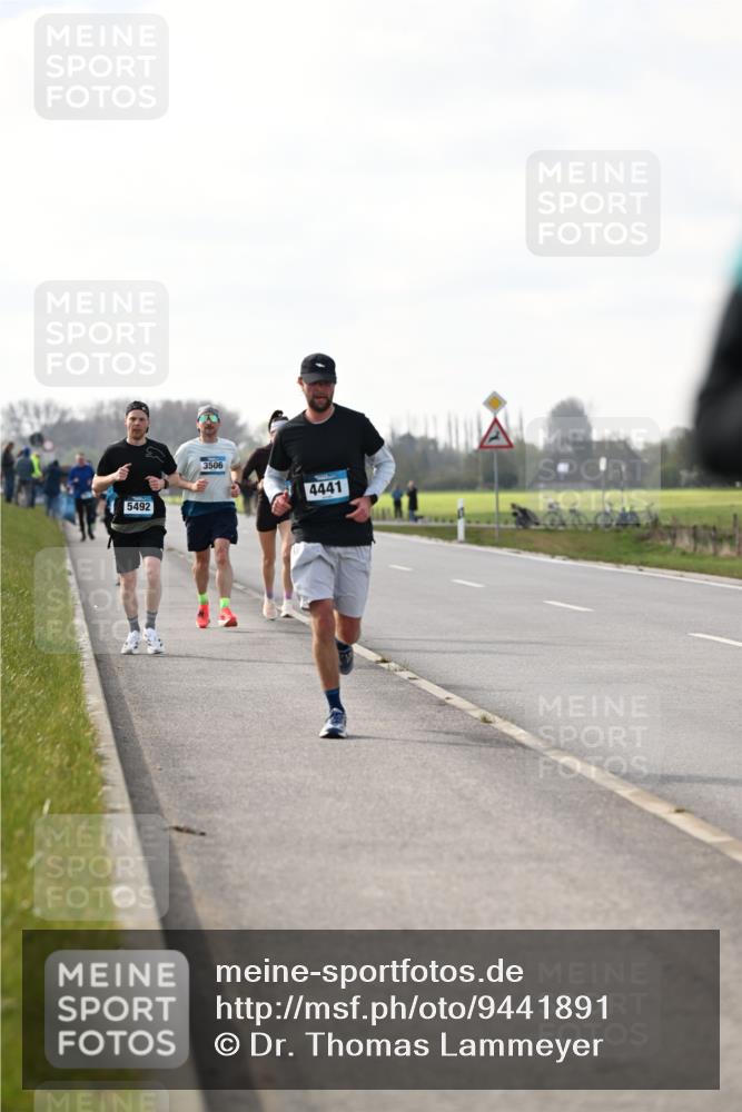 12.04.2026 - 45. Internationalen Wilhelmsburger Insellauf Dr. Thomas Lammeyer http://msf.ph/oto/9441891 12.04.2026 10:09:38 Laufen 5492, 3506, 4441 meine-sportfotos.de