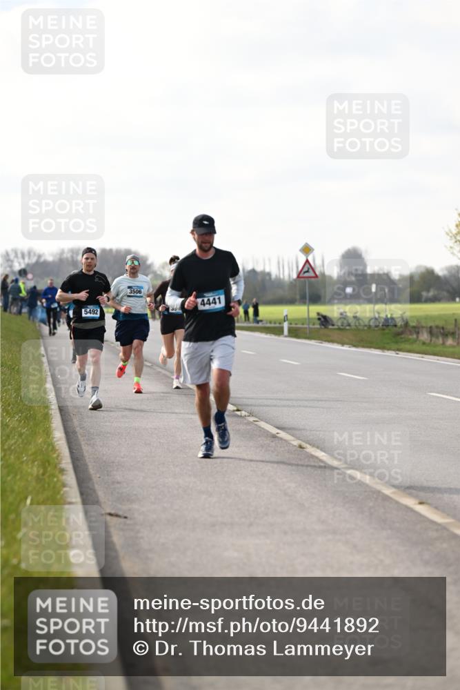 12.04.2026 - 45. Internationalen Wilhelmsburger Insellauf Dr. Thomas Lammeyer http://msf.ph/oto/9441892 12.04.2026 10:09:38 Laufen 5492, 3506, 4441 meine-sportfotos.de