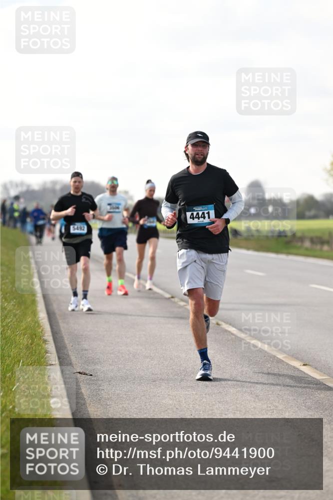 12.04.2026 - 45. Internationalen Wilhelmsburger Insellauf Dr. Thomas Lammeyer http://msf.ph/oto/9441900 12.04.2026 10:09:39 Laufen 5492, 4441 meine-sportfotos.de