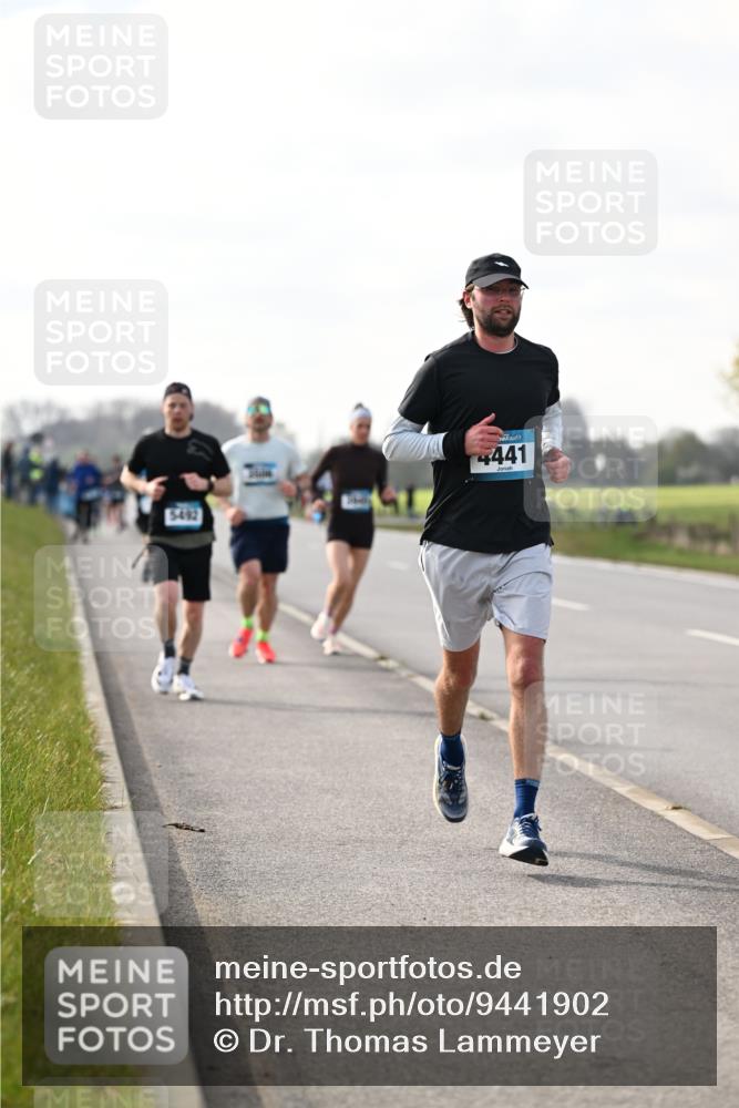 12.04.2026 - 45. Internationalen Wilhelmsburger Insellauf Dr. Thomas Lammeyer http://msf.ph/oto/9441902 12.04.2026 10:09:40 Laufen 5492, 4441 meine-sportfotos.de