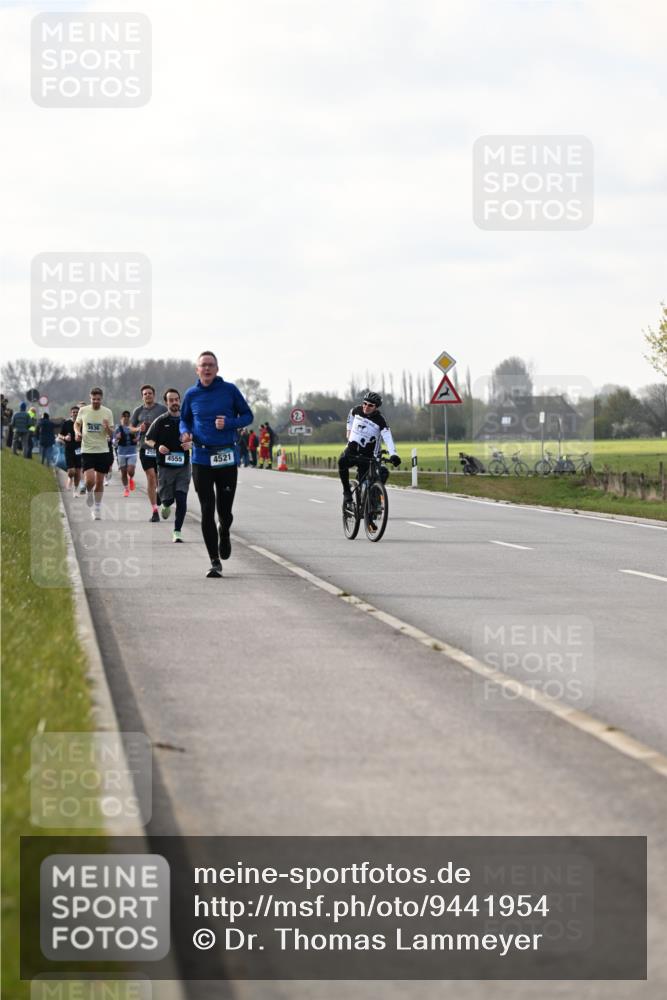 12.04.2026 - 45. Internationalen Wilhelmsburger Insellauf Dr. Thomas Lammeyer http://msf.ph/oto/9441954 12.04.2026 10:09:52 Laufen 3636, 255, 4555, 4521, 2 meine-sportfotos.de