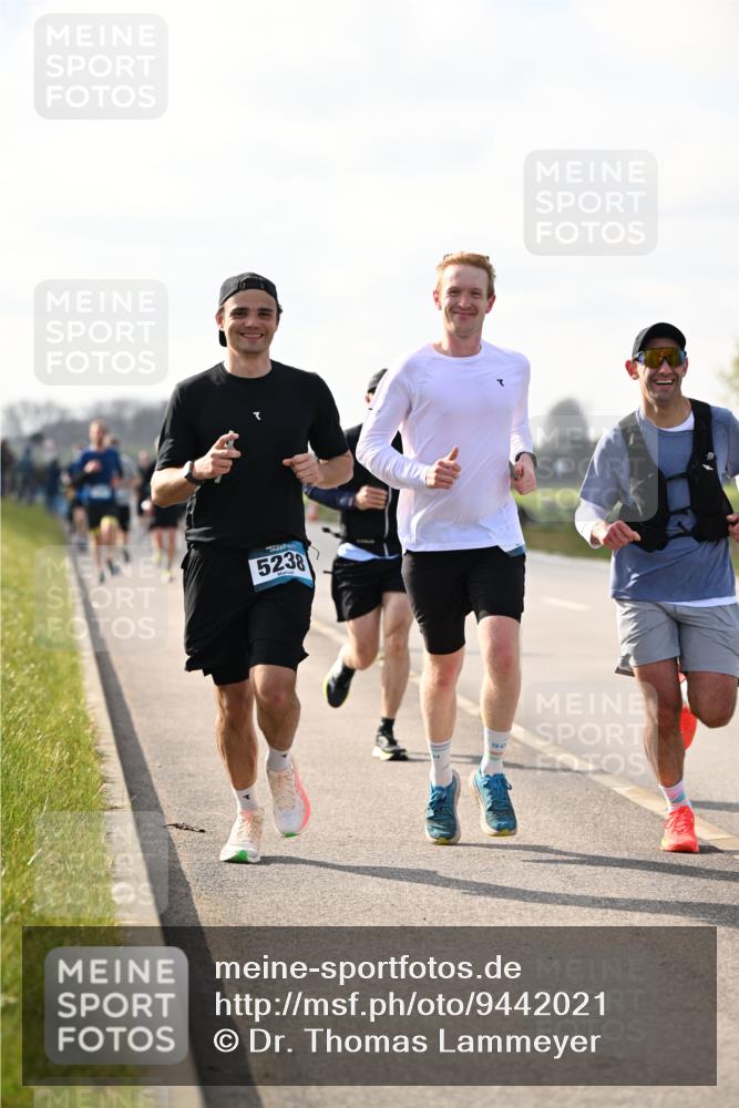 12.04.2026 - 45. Internationalen Wilhelmsburger Insellauf Dr. Thomas Lammeyer http://msf.ph/oto/9442021 12.04.2026 10:10:06 Laufen 5238 meine-sportfotos.de
