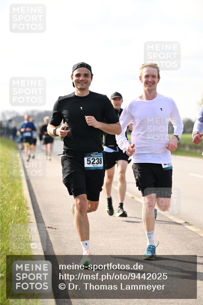 12.04.2026 - 45. Internationalen Wilhelmsburger Insellauf Dr. Thomas Lammeyer http://msf.ph/oto/9442025 12.04.2026 10:10:07 Laufen 5209, 5238 meine-sportfotos.de