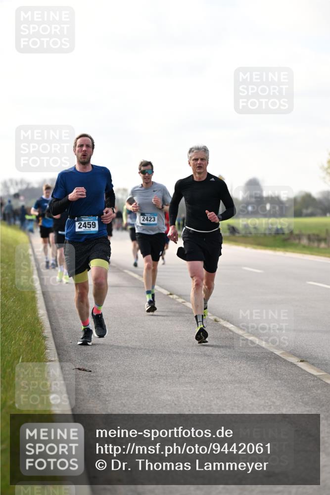 12.04.2026 - 45. Internationalen Wilhelmsburger Insellauf Dr. Thomas Lammeyer http://msf.ph/oto/9442061 12.04.2026 10:10:14 Laufen 2423, 2459 meine-sportfotos.de