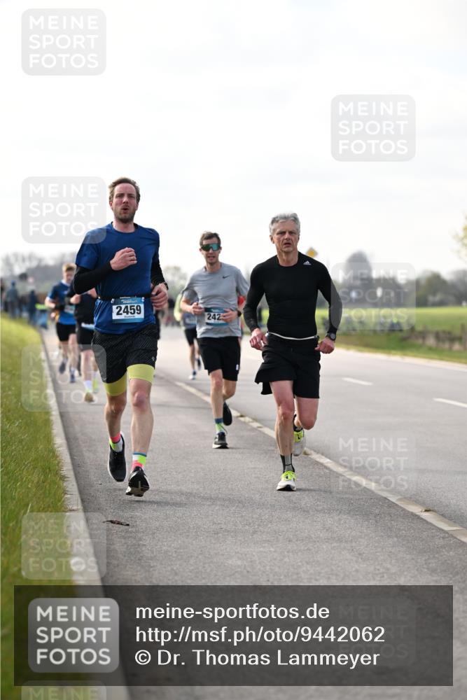12.04.2026 - 45. Internationalen Wilhelmsburger Insellauf Dr. Thomas Lammeyer http://msf.ph/oto/9442062 12.04.2026 10:10:15 Laufen 2459, 242 meine-sportfotos.de