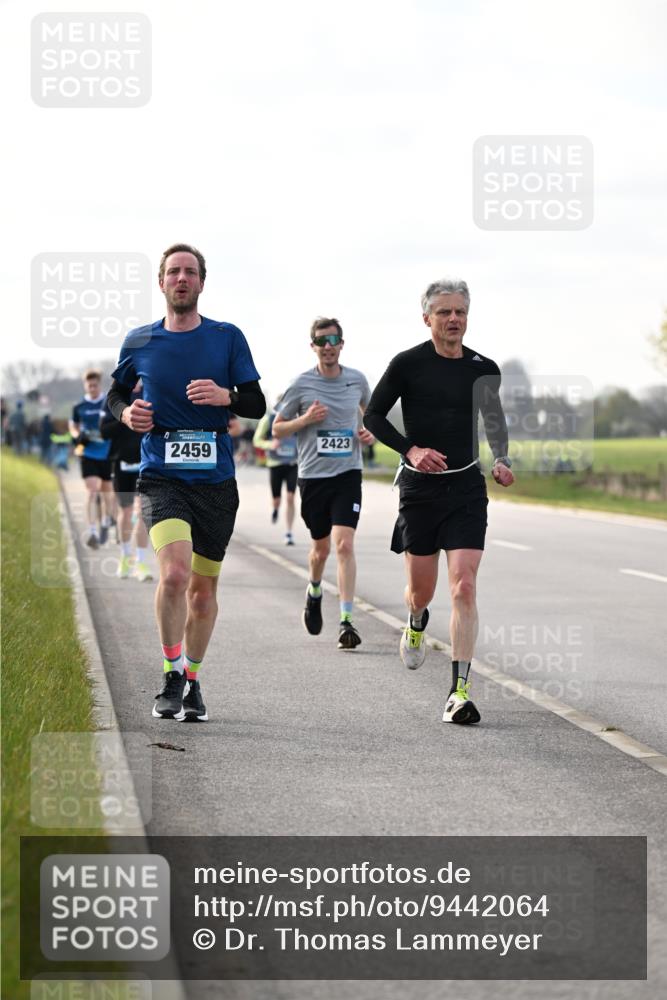 12.04.2026 - 45. Internationalen Wilhelmsburger Insellauf Dr. Thomas Lammeyer http://msf.ph/oto/9442064 12.04.2026 10:10:15 Laufen 2459, 2423 meine-sportfotos.de