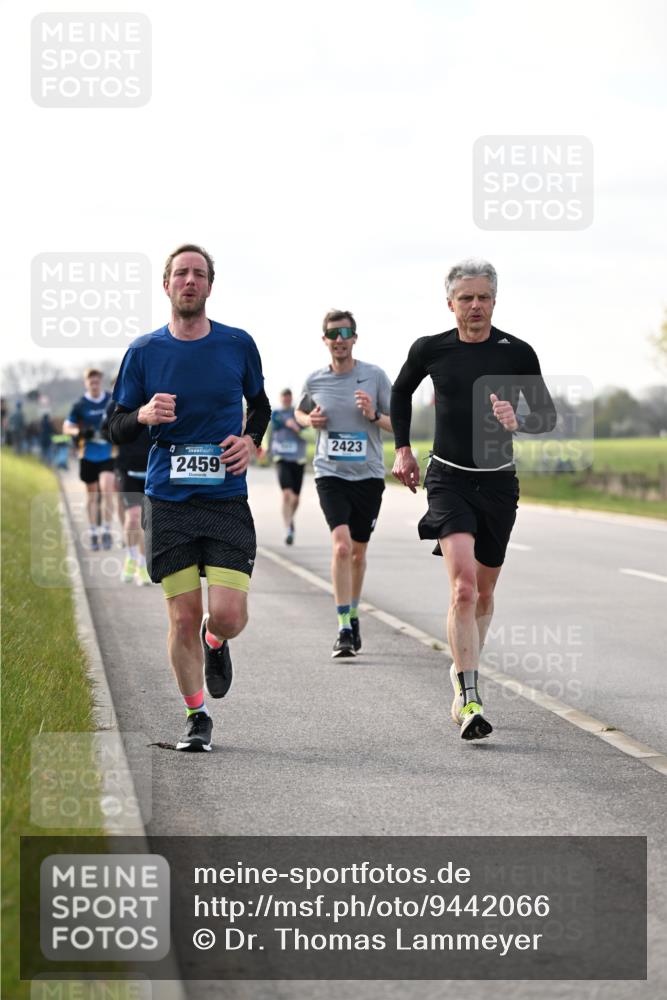 12.04.2026 - 45. Internationalen Wilhelmsburger Insellauf Dr. Thomas Lammeyer http://msf.ph/oto/9442066 12.04.2026 10:10:15 Laufen 2459, 2423 meine-sportfotos.de