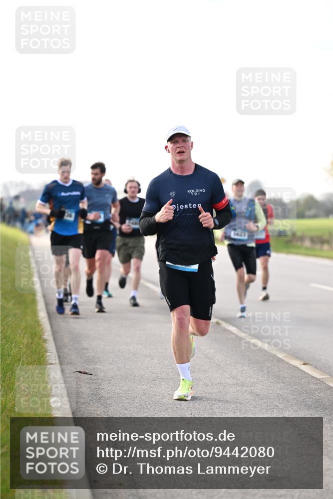 12.04.2026 - 45. Internationalen Wilhelmsburger Insellauf Dr. Thomas Lammeyer http://msf.ph/oto/9442080 12.04.2026 10:10:19 Laufen 1425 meine-sportfotos.de