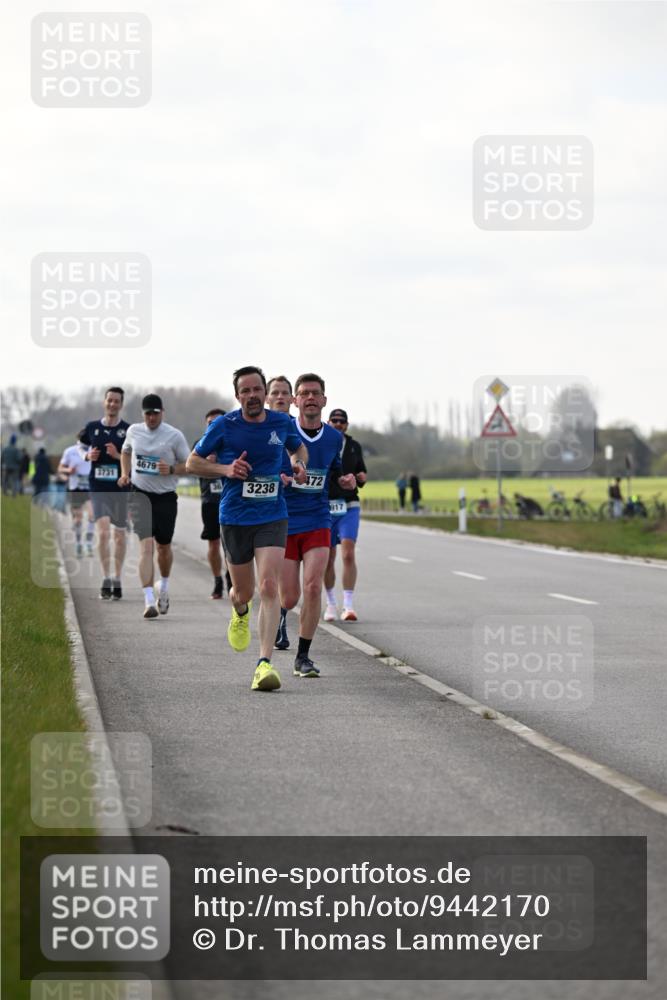 12.04.2026 - 45. Internationalen Wilhelmsburger Insellauf Dr. Thomas Lammeyer http://msf.ph/oto/9442170 12.04.2026 10:10:53 Laufen 4679, 3731, 472, 3238, 917 meine-sportfotos.de