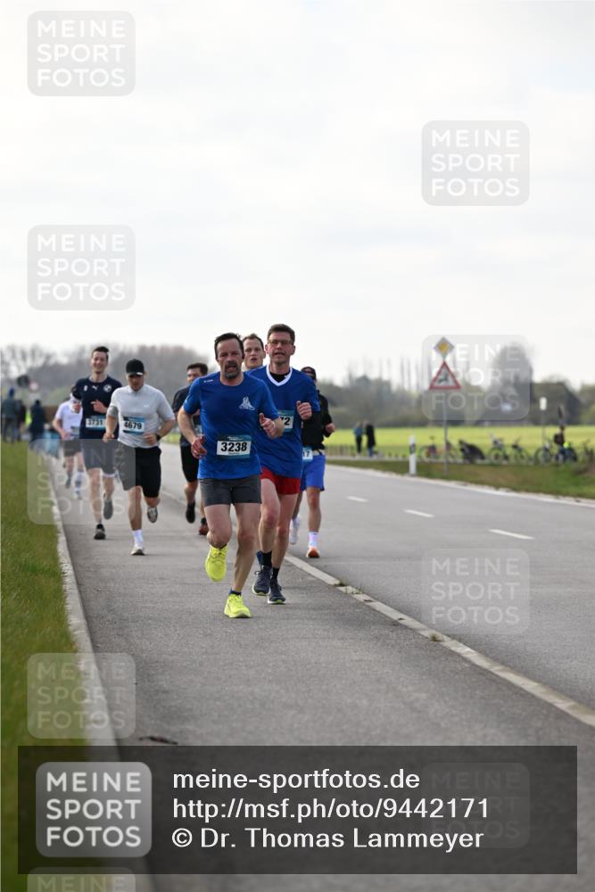 12.04.2026 - 45. Internationalen Wilhelmsburger Insellauf Dr. Thomas Lammeyer http://msf.ph/oto/9442171 12.04.2026 10:10:53 Laufen 4679, 3238 meine-sportfotos.de
