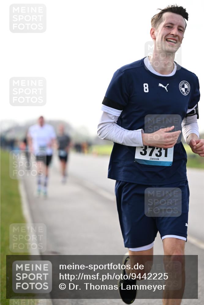 12.04.2026 - 45. Internationalen Wilhelmsburger Insellauf Dr. Thomas Lammeyer http://msf.ph/oto/9442225 12.04.2026 10:11:01 Laufen 8, 7908, 3731 meine-sportfotos.de