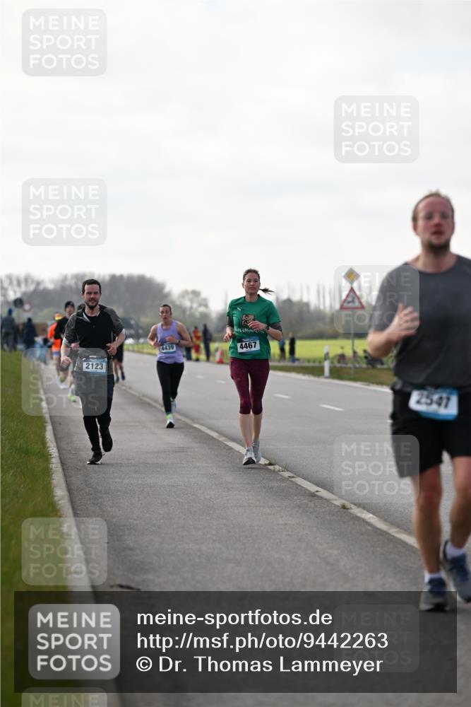 12.04.2026 - 45. Internationalen Wilhelmsburger Insellauf Dr. Thomas Lammeyer http://msf.ph/oto/9442263 12.04.2026 10:11:08 Laufen 2123, 4439, 4467, 2541 meine-sportfotos.de
