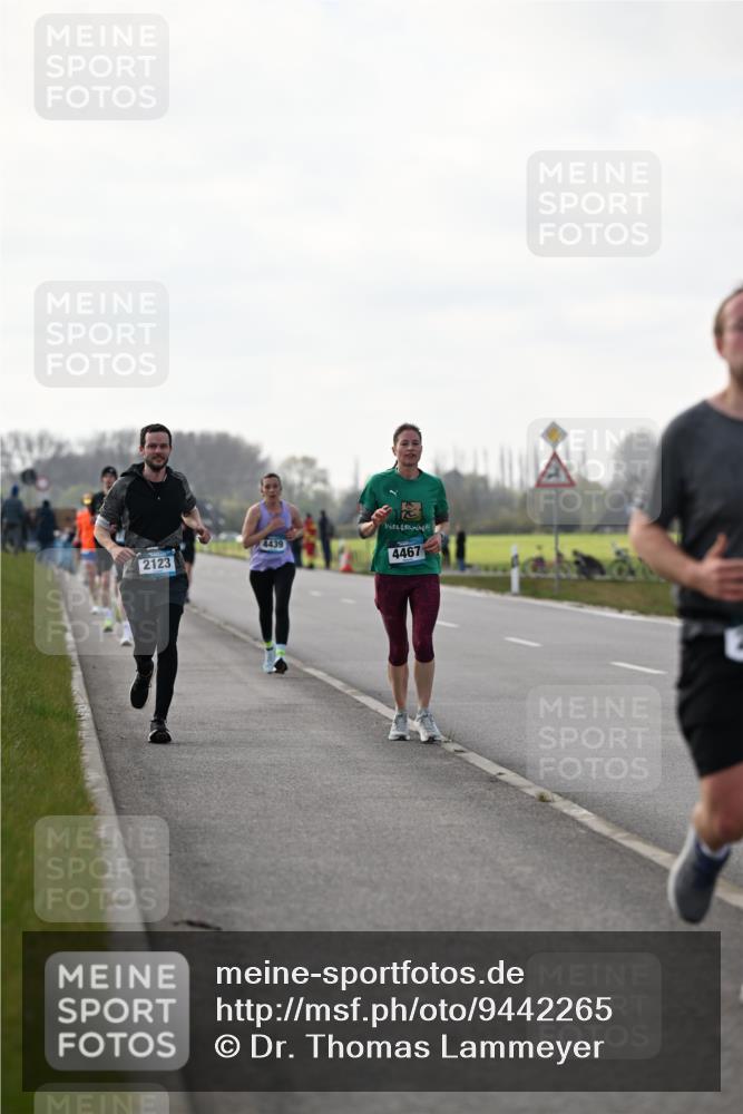 12.04.2026 - 45. Internationalen Wilhelmsburger Insellauf Dr. Thomas Lammeyer http://msf.ph/oto/9442265 12.04.2026 10:11:08 Laufen 4439, 2123, 4467 meine-sportfotos.de