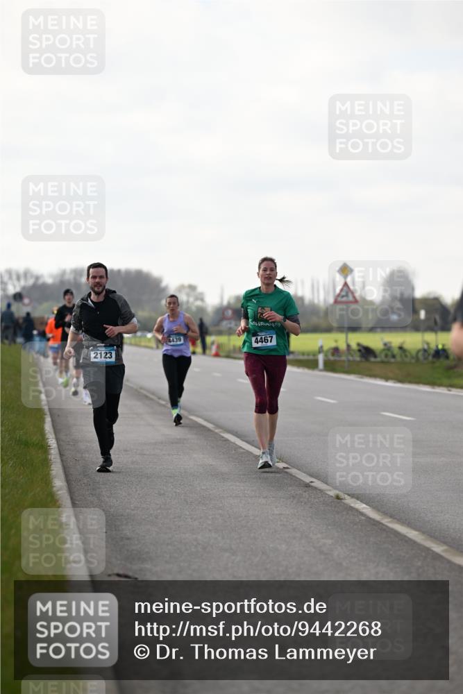 12.04.2026 - 45. Internationalen Wilhelmsburger Insellauf Dr. Thomas Lammeyer http://msf.ph/oto/9442268 12.04.2026 10:11:09 Laufen 4439, 2123, 4467 meine-sportfotos.de