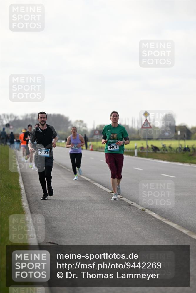 12.04.2026 - 45. Internationalen Wilhelmsburger Insellauf Dr. Thomas Lammeyer http://msf.ph/oto/9442269 12.04.2026 10:11:09 Laufen 4439, 2123, 4467 meine-sportfotos.de