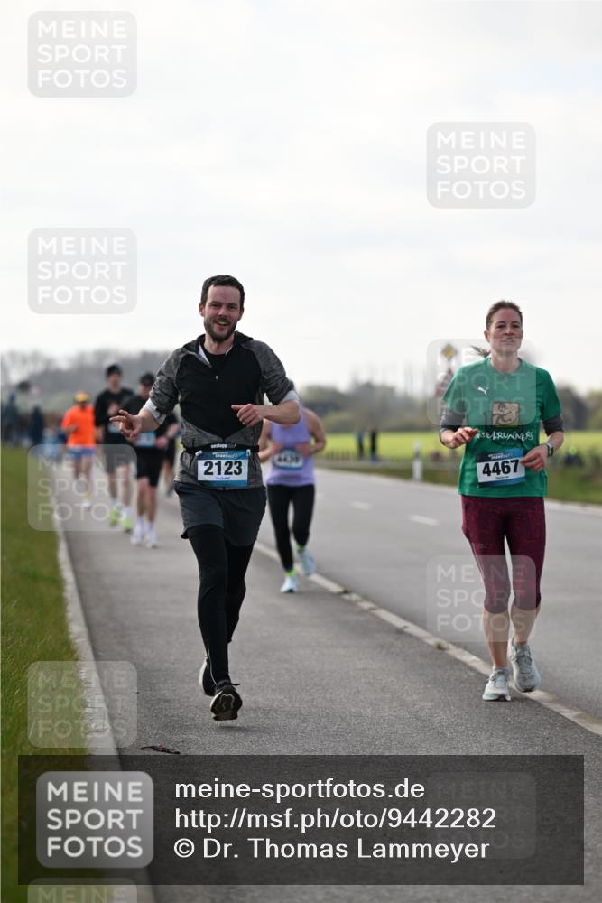 12.04.2026 - 45. Internationalen Wilhelmsburger Insellauf Dr. Thomas Lammeyer http://msf.ph/oto/9442282 12.04.2026 10:11:11 Laufen 2123, 6630, 4467 meine-sportfotos.de