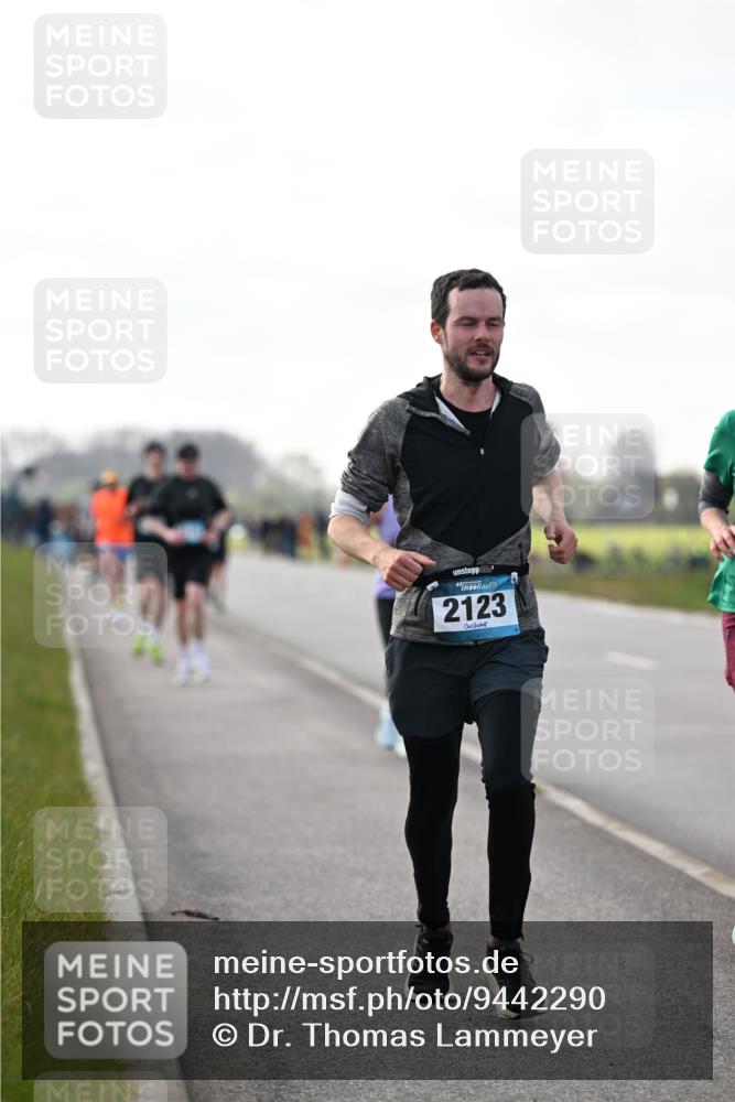 12.04.2026 - 45. Internationalen Wilhelmsburger Insellauf Dr. Thomas Lammeyer http://msf.ph/oto/9442290 12.04.2026 10:11:12 Laufen 2123 meine-sportfotos.de