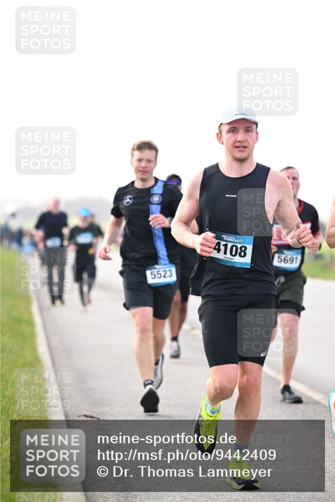 12.04.2026 - 45. Internationalen Wilhelmsburger Insellauf Dr. Thomas Lammeyer http://msf.ph/oto/9442409 12.04.2026 10:11:38 Laufen 8, 5523, 4108, 5691 meine-sportfotos.de