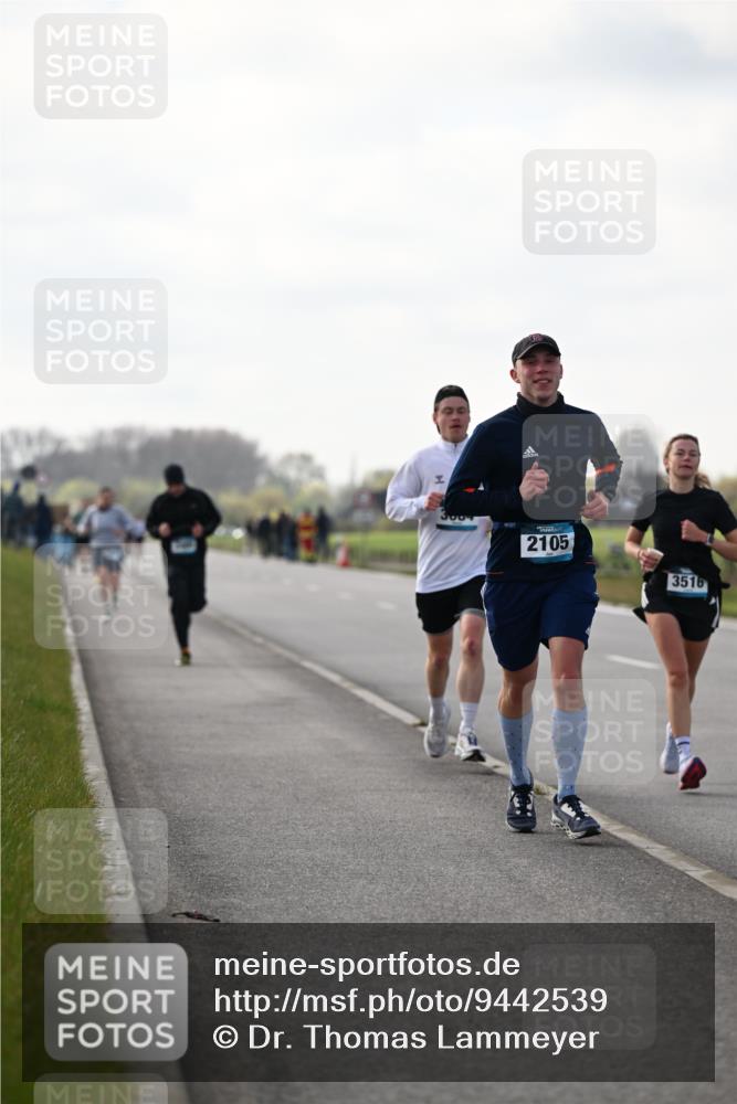 12.04.2026 - 45. Internationalen Wilhelmsburger Insellauf Dr. Thomas Lammeyer http://msf.ph/oto/9442539 12.04.2026 10:12:22 Laufen 2105, 3516 meine-sportfotos.de