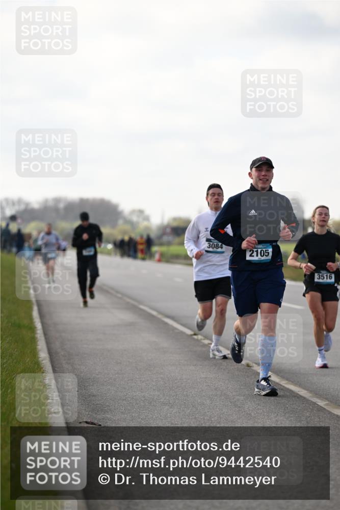 12.04.2026 - 45. Internationalen Wilhelmsburger Insellauf Dr. Thomas Lammeyer http://msf.ph/oto/9442540 12.04.2026 10:12:22 Laufen 3084, 2105, 3516 meine-sportfotos.de