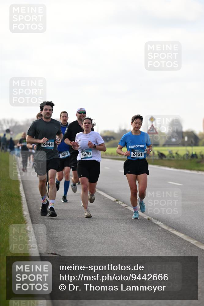 12.04.2026 - 45. Internationalen Wilhelmsburger Insellauf Dr. Thomas Lammeyer http://msf.ph/oto/9442666 12.04.2026 10:13:00 Laufen 2444, 3087, 3670, 2451 meine-sportfotos.de