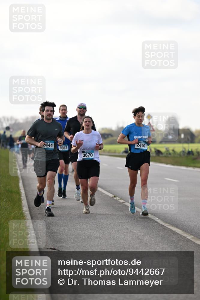 12.04.2026 - 45. Internationalen Wilhelmsburger Insellauf Dr. Thomas Lammeyer http://msf.ph/oto/9442667 12.04.2026 10:13:00 Laufen 2444, 3087, 3670, 2451 meine-sportfotos.de