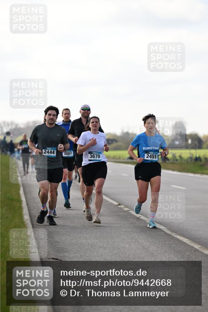 12.04.2026 - 45. Internationalen Wilhelmsburger Insellauf Dr. Thomas Lammeyer http://msf.ph/oto/9442668 12.04.2026 10:13:00 Laufen 2444, 3087, 3670, 2451 meine-sportfotos.de