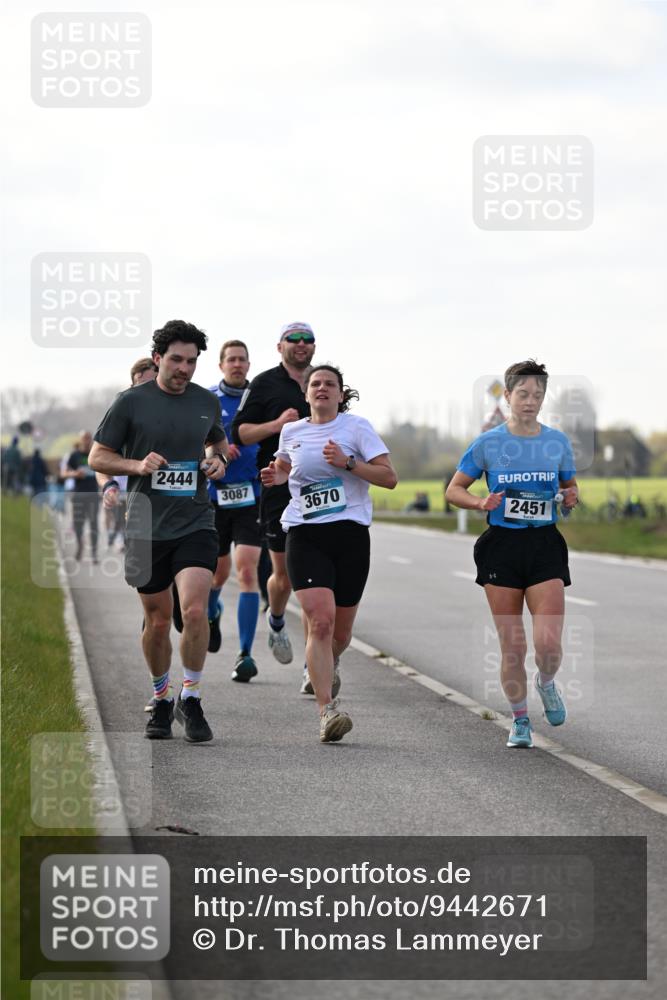 12.04.2026 - 45. Internationalen Wilhelmsburger Insellauf Dr. Thomas Lammeyer http://msf.ph/oto/9442671 12.04.2026 10:13:00 Laufen 2444, 3087, 3670, 2451 meine-sportfotos.de