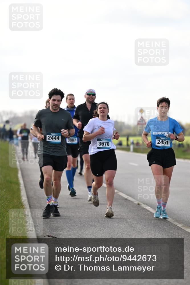 12.04.2026 - 45. Internationalen Wilhelmsburger Insellauf Dr. Thomas Lammeyer http://msf.ph/oto/9442673 12.04.2026 10:13:01 Laufen 2444, 3087, 3670, 2451 meine-sportfotos.de