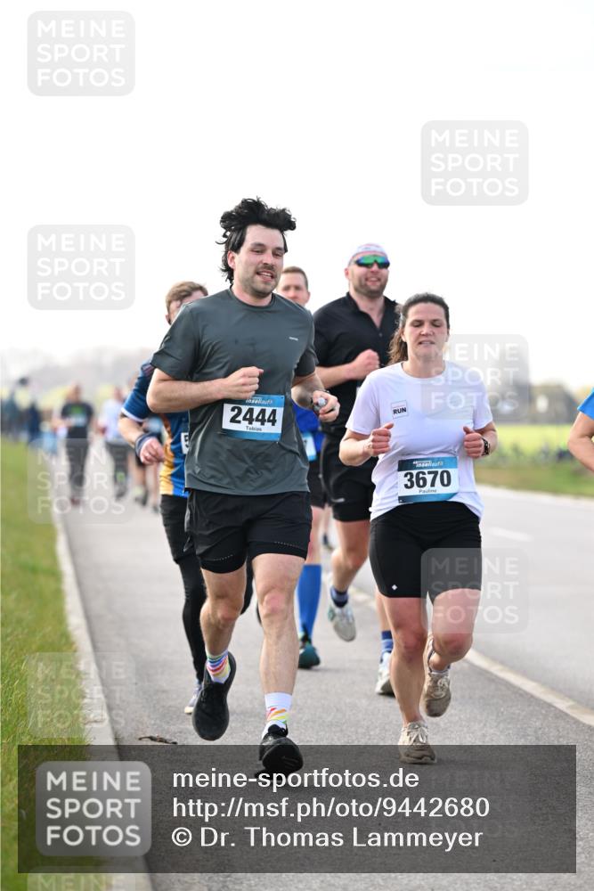 12.04.2026 - 45. Internationalen Wilhelmsburger Insellauf Dr. Thomas Lammeyer http://msf.ph/oto/9442680 12.04.2026 10:13:02 Laufen 2444, 4, 3670 meine-sportfotos.de