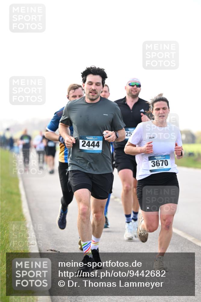 12.04.2026 - 45. Internationalen Wilhelmsburger Insellauf Dr. Thomas Lammeyer http://msf.ph/oto/9442682 12.04.2026 10:13:02 Laufen 2444, 25, 3670 meine-sportfotos.de