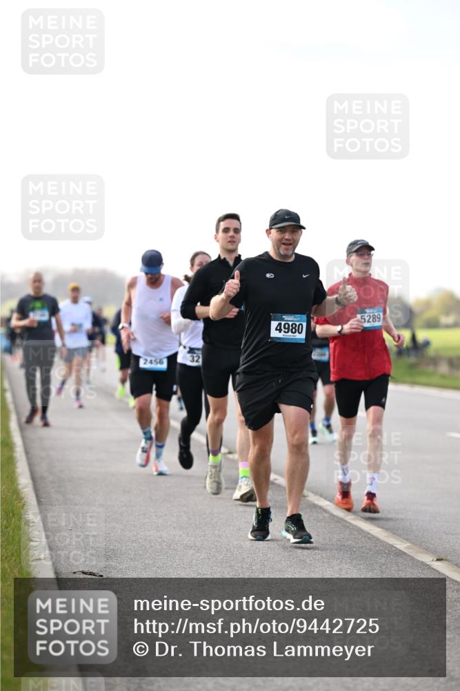 12.04.2026 - 45. Internationalen Wilhelmsburger Insellauf Dr. Thomas Lammeyer http://msf.ph/oto/9442725 12.04.2026 10:13:12 Laufen 2456, 32, 4980, 5289 meine-sportfotos.de
