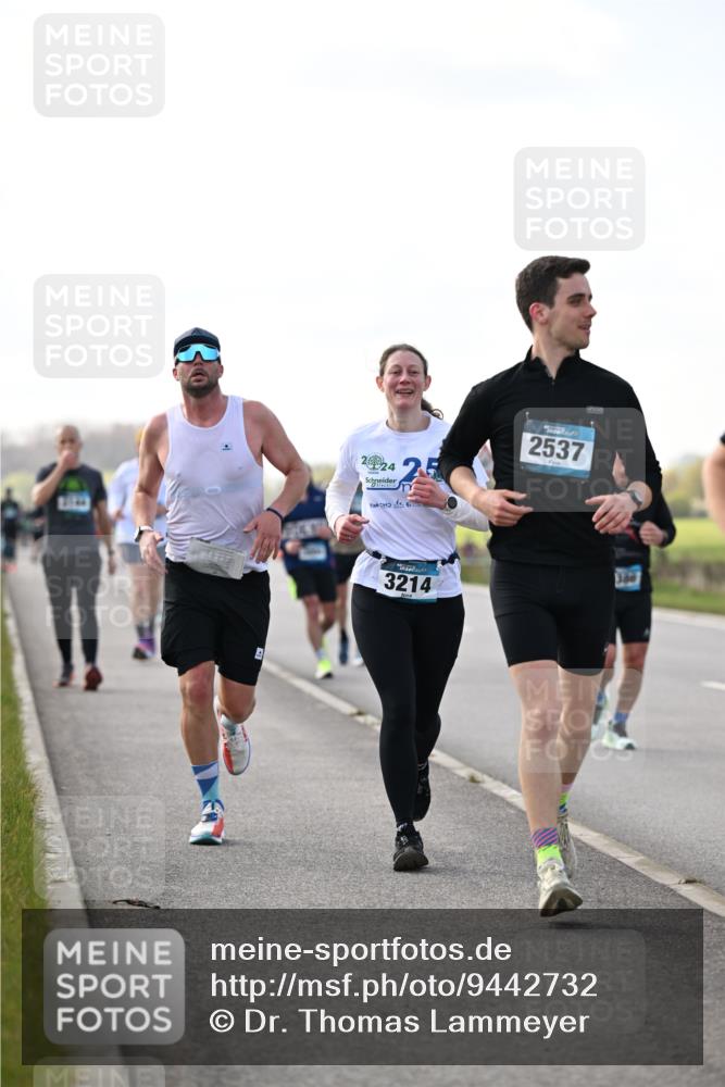 12.04.2026 - 45. Internationalen Wilhelmsburger Insellauf Dr. Thomas Lammeyer http://msf.ph/oto/9442732 12.04.2026 10:13:13 Laufen 2, 24, 3214, 2537, 380 meine-sportfotos.de