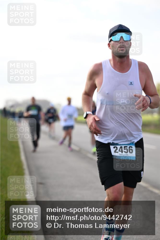 12.04.2026 - 45. Internationalen Wilhelmsburger Insellauf Dr. Thomas Lammeyer http://msf.ph/oto/9442742 12.04.2026 10:13:16 Laufen 2456 meine-sportfotos.de