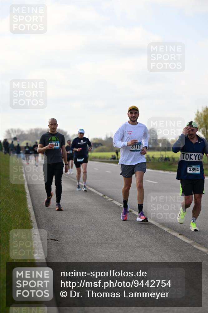12.04.2026 - 45. Internationalen Wilhelmsburger Insellauf Dr. Thomas Lammeyer http://msf.ph/oto/9442754 12.04.2026 10:13:19 Laufen 44, 3110, 3894 meine-sportfotos.de