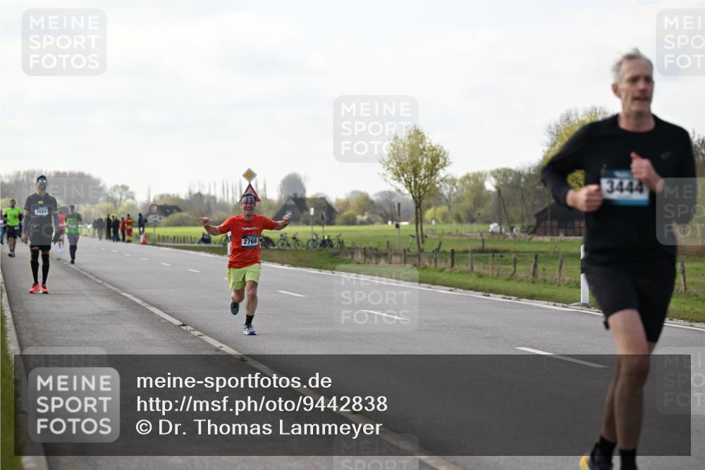12.04.2026 - 45. Internationalen Wilhelmsburger Insellauf Dr. Thomas Lammeyer http://msf.ph/oto/9442838 12.04.2026 10:13:47 Laufen 5629, 2768, 2004, 3444 meine-sportfotos.de