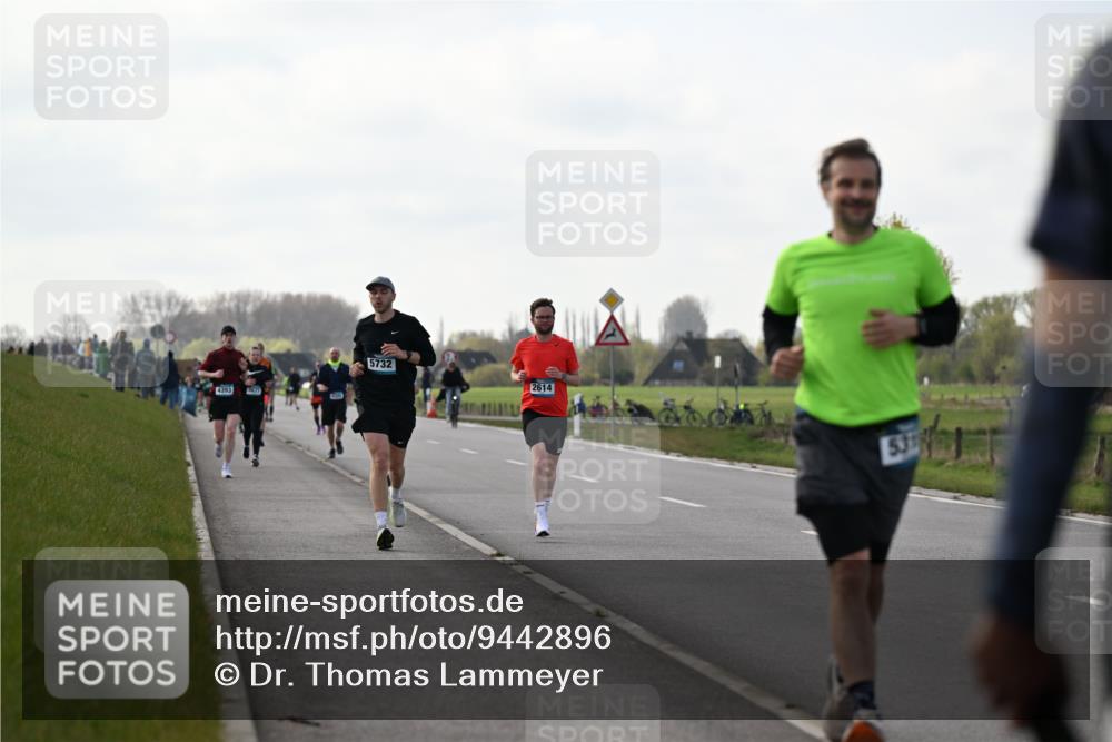 12.04.2026 - 45. Internationalen Wilhelmsburger Insellauf Dr. Thomas Lammeyer http://msf.ph/oto/9442896 12.04.2026 10:14:06 Laufen 4393, 3677, 5732, 2614, 537 meine-sportfotos.de