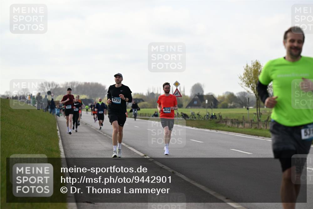 12.04.2026 - 45. Internationalen Wilhelmsburger Insellauf Dr. Thomas Lammeyer http://msf.ph/oto/9442901 12.04.2026 10:14:07 Laufen 4393, 5977, 5732, 2614, 531 meine-sportfotos.de