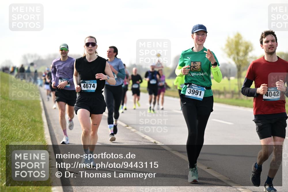12.04.2026 - 45. Internationalen Wilhelmsburger Insellauf Dr. Thomas Lammeyer http://msf.ph/oto/9443115 12.04.2026 10:14:50 Laufen 4674, 3991, 4042 meine-sportfotos.de