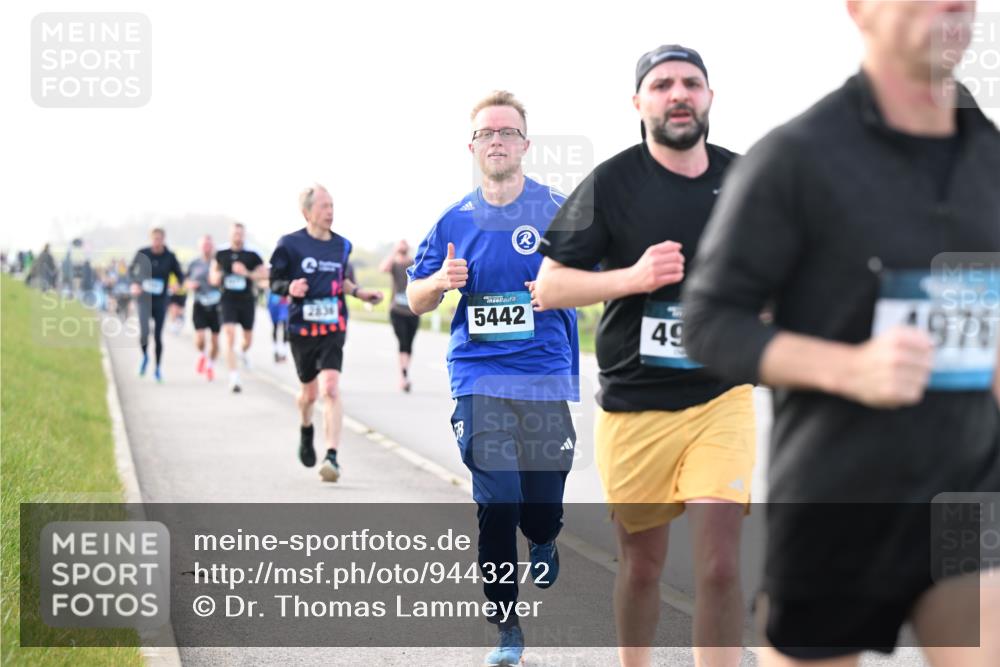 12.04.2026 - 45. Internationalen Wilhelmsburger Insellauf Dr. Thomas Lammeyer http://msf.ph/oto/9443272 12.04.2026 10:15:18 Laufen 5442, 49, 1976 meine-sportfotos.de