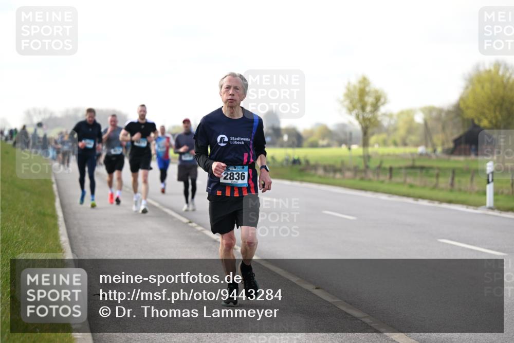 12.04.2026 - 45. Internationalen Wilhelmsburger Insellauf Dr. Thomas Lammeyer http://msf.ph/oto/9443284 12.04.2026 10:15:20 Laufen 2836 meine-sportfotos.de