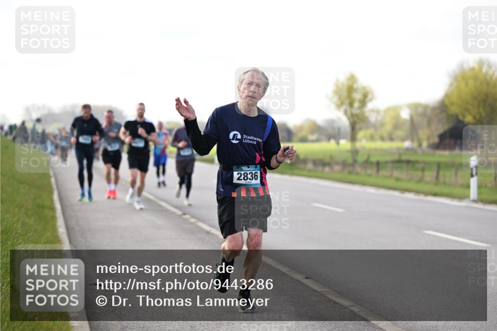 12.04.2026 - 45. Internationalen Wilhelmsburger Insellauf Dr. Thomas Lammeyer http://msf.ph/oto/9443286 12.04.2026 10:15:20 Laufen 2836 meine-sportfotos.de