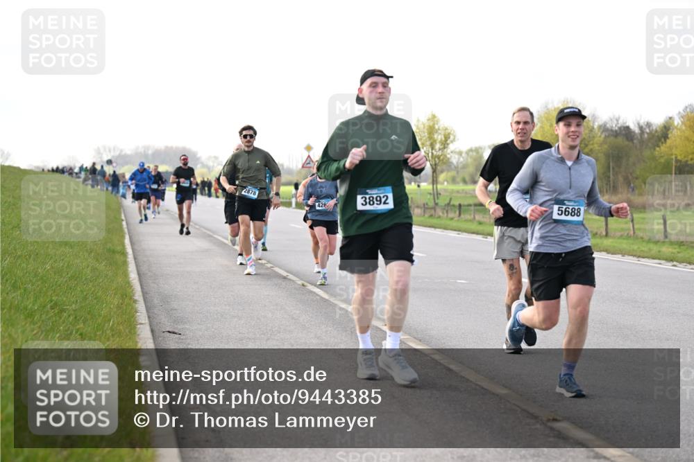12.04.2026 - 45. Internationalen Wilhelmsburger Insellauf Dr. Thomas Lammeyer http://msf.ph/oto/9443385 12.04.2026 10:15:44 Laufen 2878, 3892, 5688, 426 meine-sportfotos.de