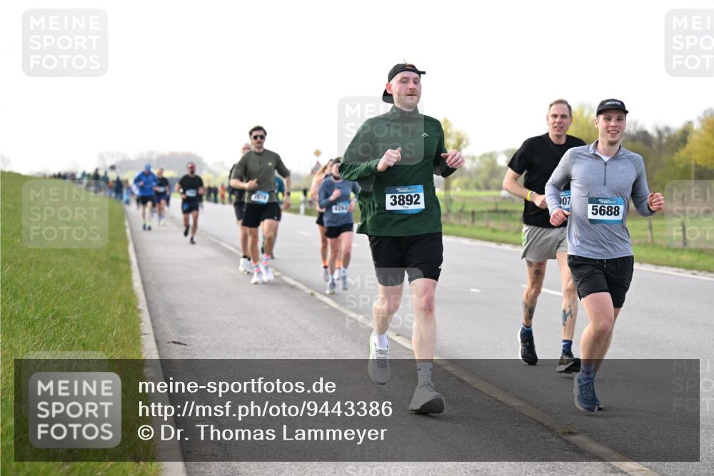 12.04.2026 - 45. Internationalen Wilhelmsburger Insellauf Dr. Thomas Lammeyer http://msf.ph/oto/9443386 12.04.2026 10:15:44 Laufen 3892, 07, 5688 meine-sportfotos.de