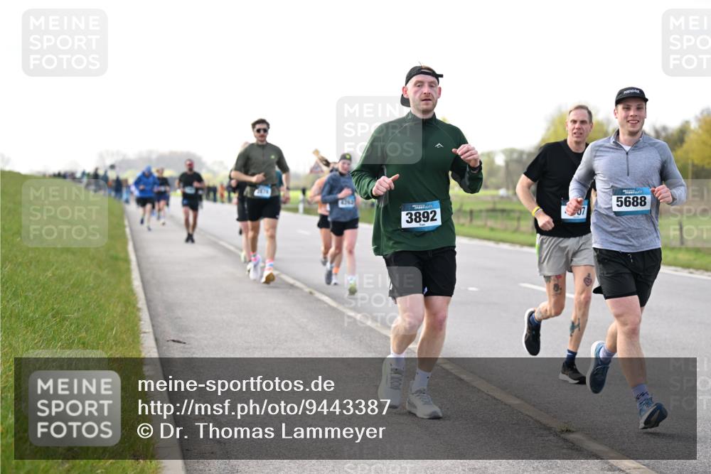 12.04.2026 - 45. Internationalen Wilhelmsburger Insellauf Dr. Thomas Lammeyer http://msf.ph/oto/9443387 12.04.2026 10:15:45 Laufen 4343, 3892, 5688 meine-sportfotos.de