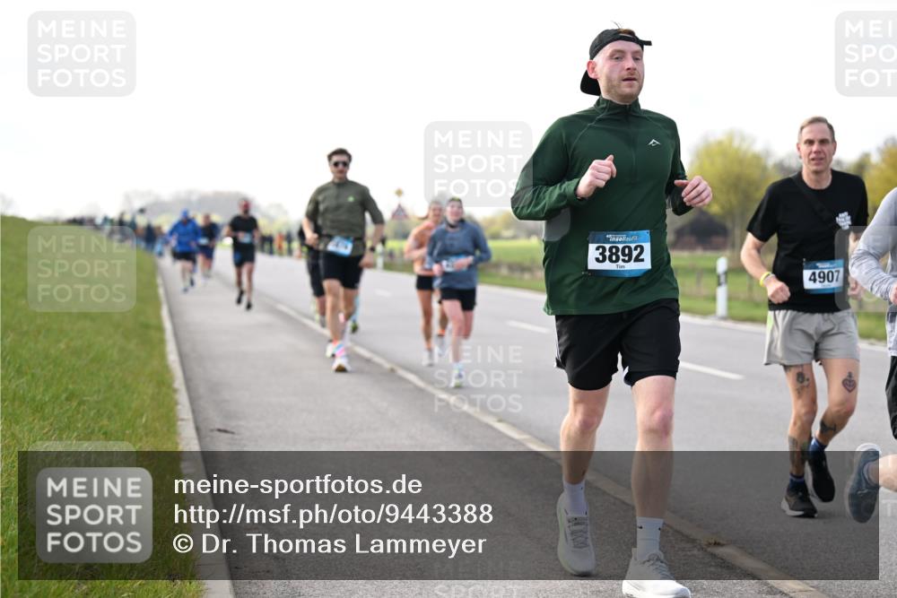 12.04.2026 - 45. Internationalen Wilhelmsburger Insellauf Dr. Thomas Lammeyer http://msf.ph/oto/9443388 12.04.2026 10:15:45 Laufen 3892, 4907 meine-sportfotos.de