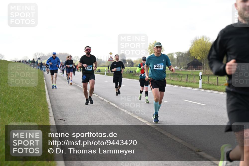 12.04.2026 - 45. Internationalen Wilhelmsburger Insellauf Dr. Thomas Lammeyer http://msf.ph/oto/9443420 12.04.2026 10:15:50 Laufen 5489, 4602, 29, 3334 meine-sportfotos.de