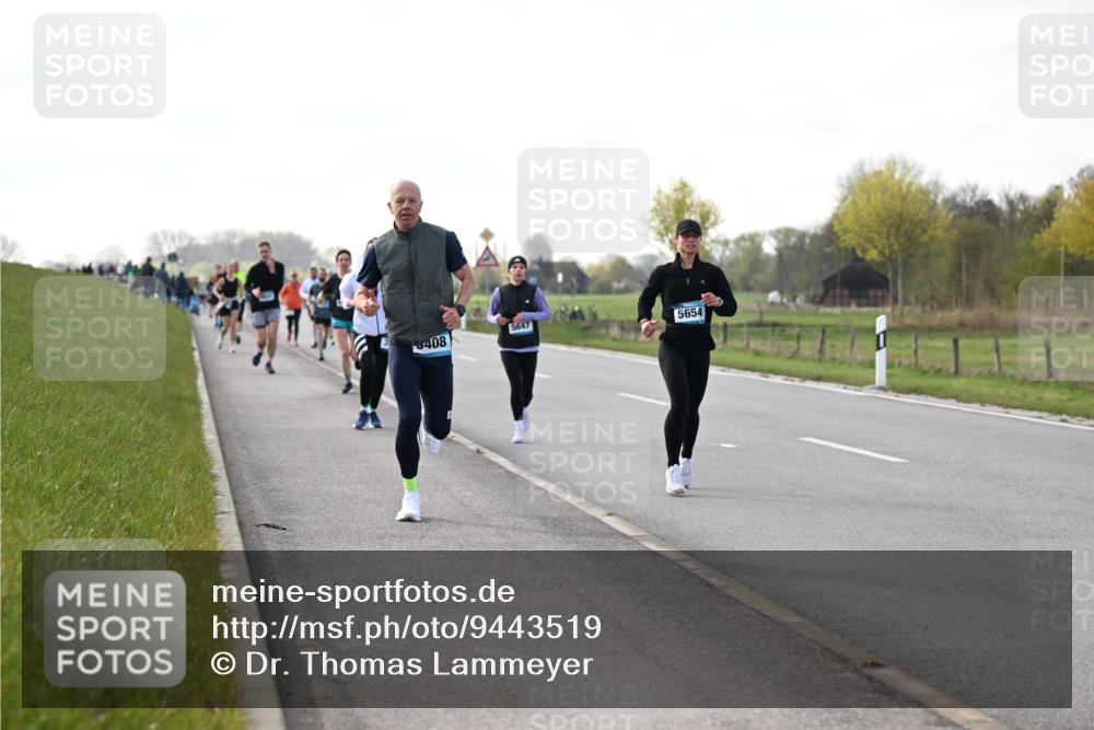 12.04.2026 - 45. Internationalen Wilhelmsburger Insellauf Dr. Thomas Lammeyer http://msf.ph/oto/9443519 12.04.2026 10:16:05 Laufen 5647, 408, 5654 meine-sportfotos.de