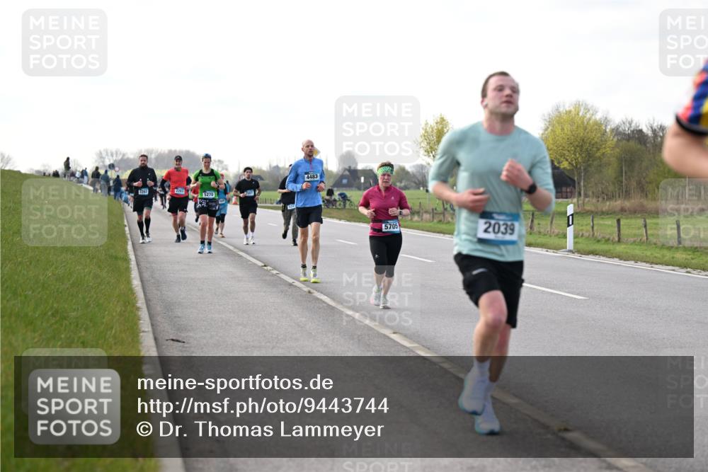 12.04.2026 - 45. Internationalen Wilhelmsburger Insellauf Dr. Thomas Lammeyer http://msf.ph/oto/9443744 12.04.2026 10:16:48 Laufen 2262, 2263, 5270, 524, 4483, 5705, 2039 meine-sportfotos.de
