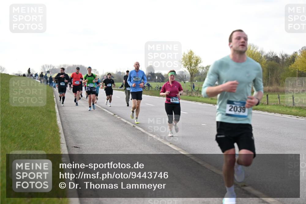 12.04.2026 - 45. Internationalen Wilhelmsburger Insellauf Dr. Thomas Lammeyer http://msf.ph/oto/9443746 12.04.2026 10:16:48 Laufen 2263, 2262, 5270, 5247, 4483, 5705, 2039 meine-sportfotos.de